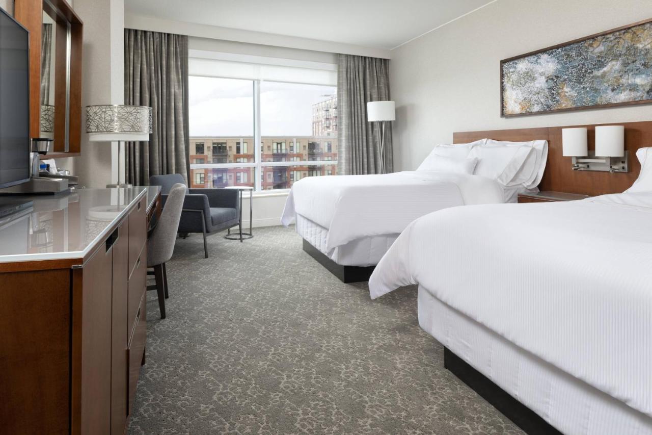 Club, Club lounge access, Guest room, 2 Queen at The Westin Edina Galleria