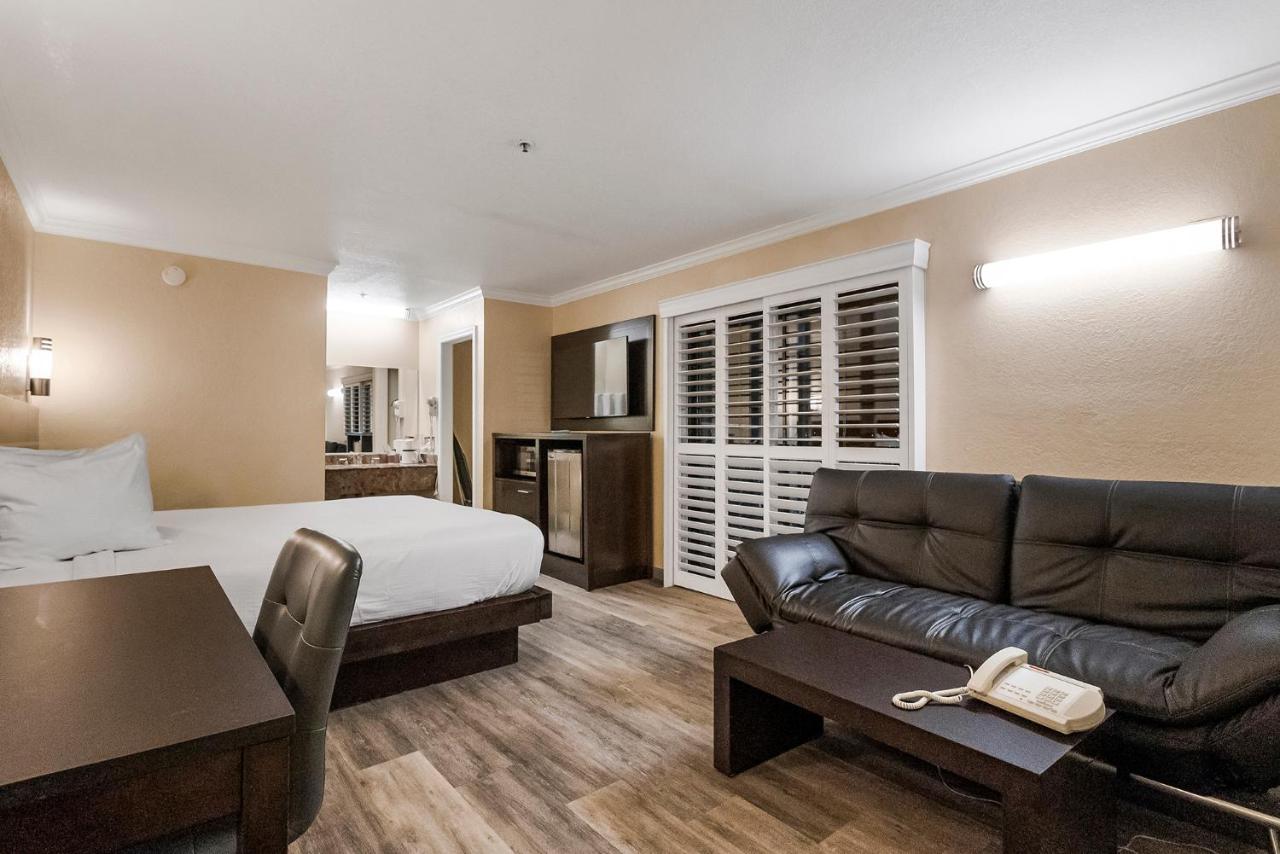 | Country Inn Sonora