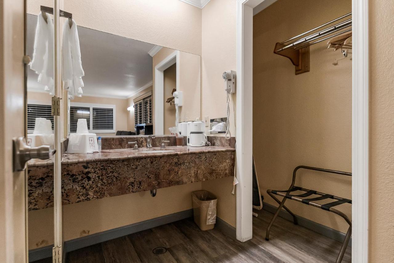 | Country Inn Sonora