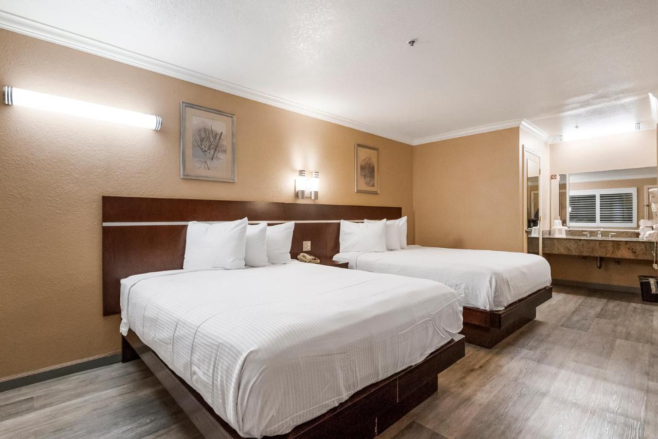 | Country Inn Sonora