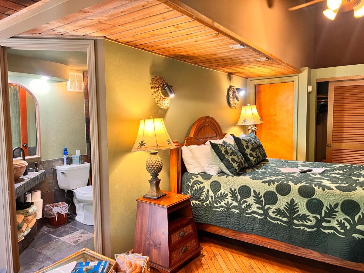 | Maui What a Wonderful World Bed & Breakfast