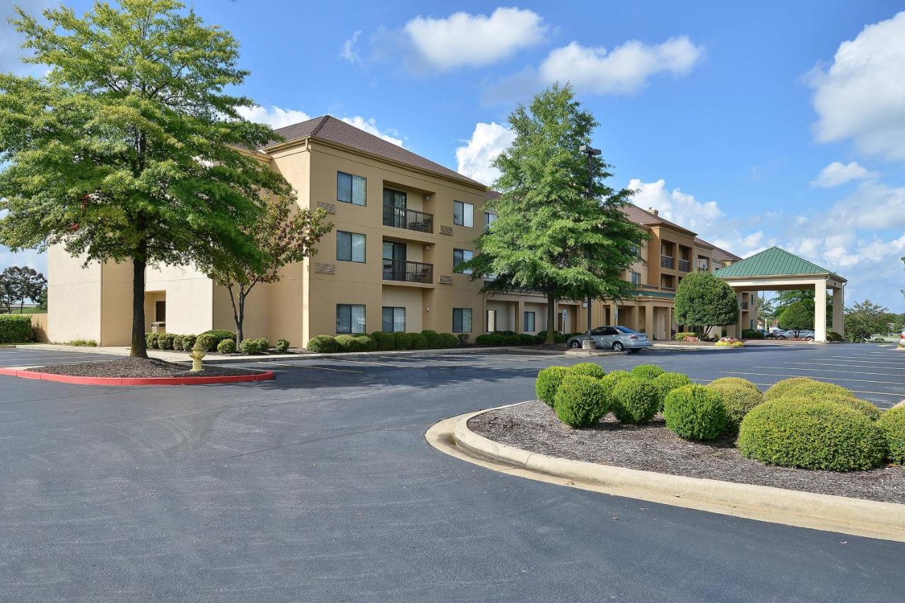 | Courtyard by Marriott Bentonville
