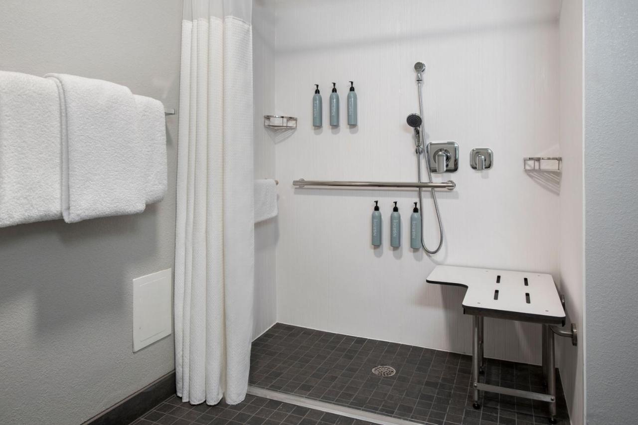 | Courtyard By Marriott Baltimore Hunt Valley