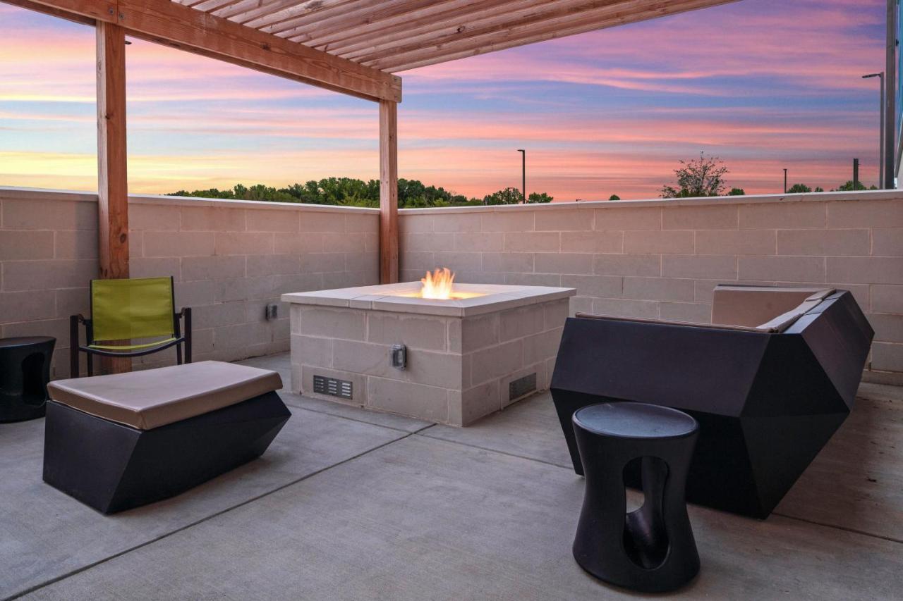 | SpringHill Suites by Marriott Charlotte Airport Lake Pointe