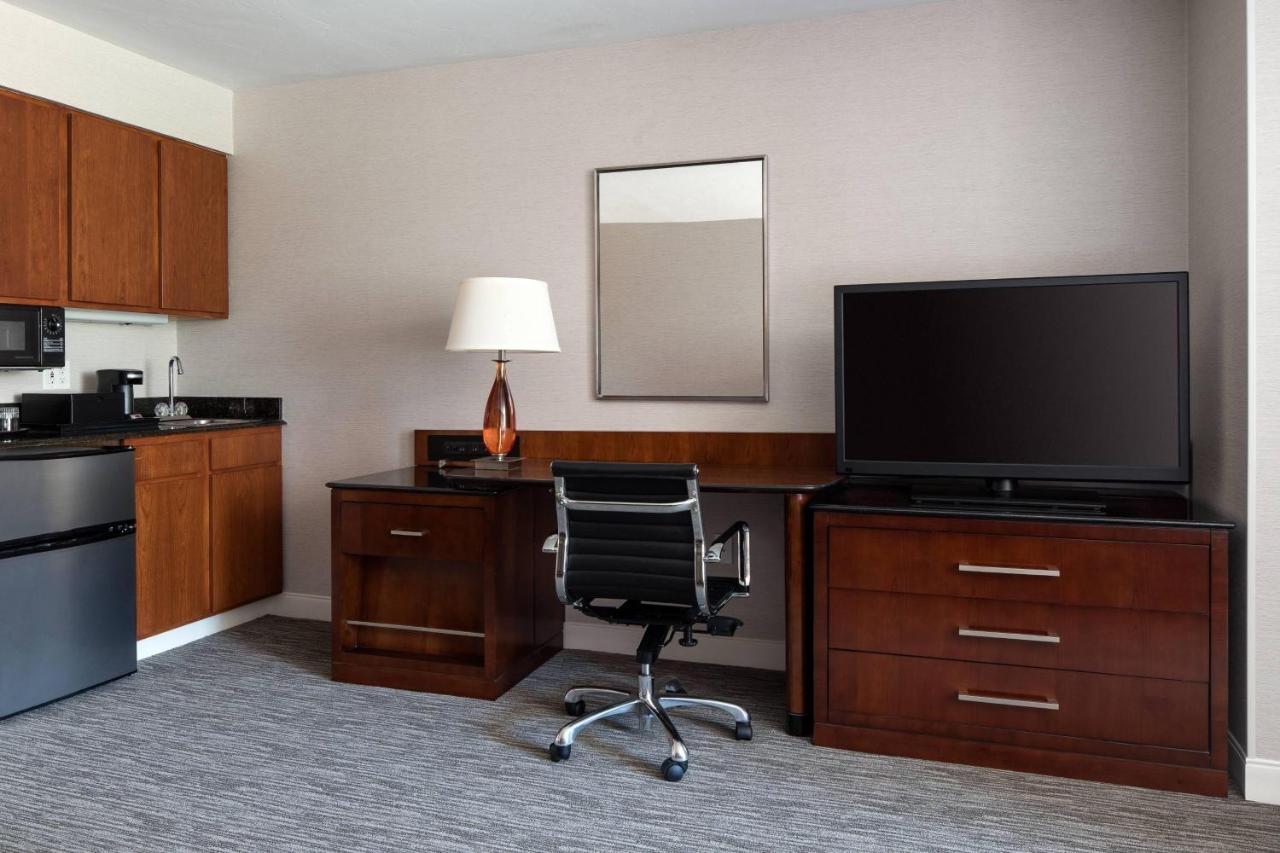 Deluxe King Room with Sofa Bed at Provo Marriott Hotel & Conference Center