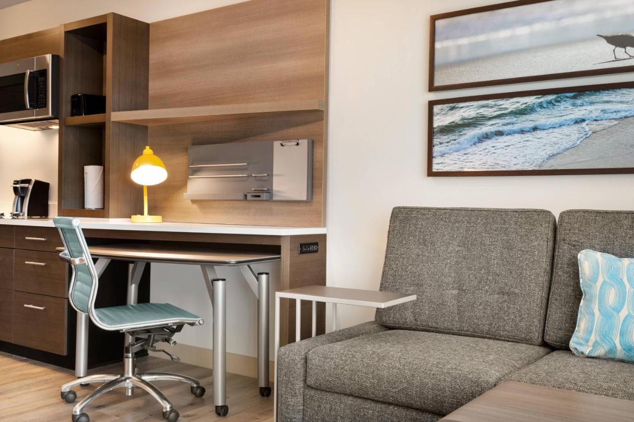 Studio, 1 King, Sofa bed, Partial ocean view at TownePlace Suites by Marriott Outer Banks Kill Devil Hills