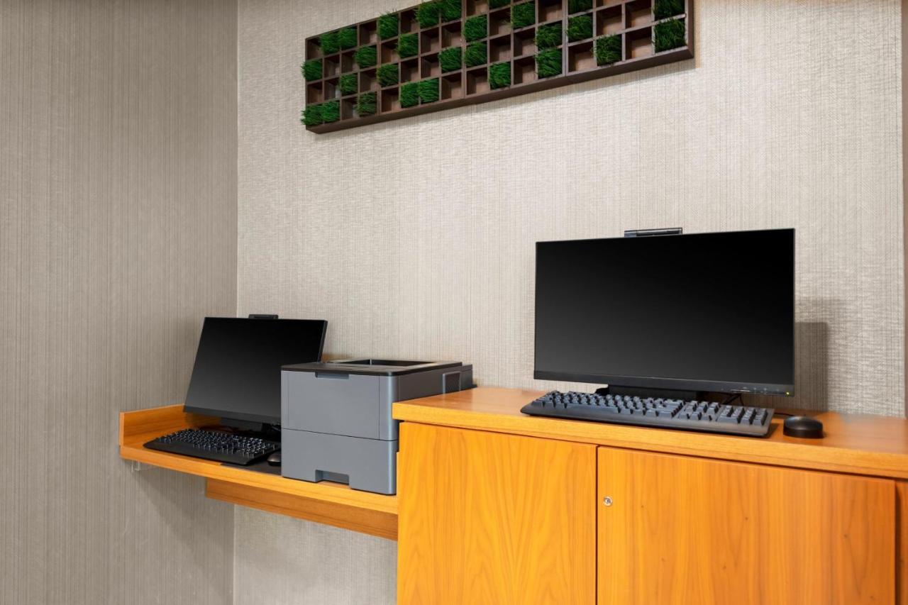 | SpringHill Suites Kansas City Airport
