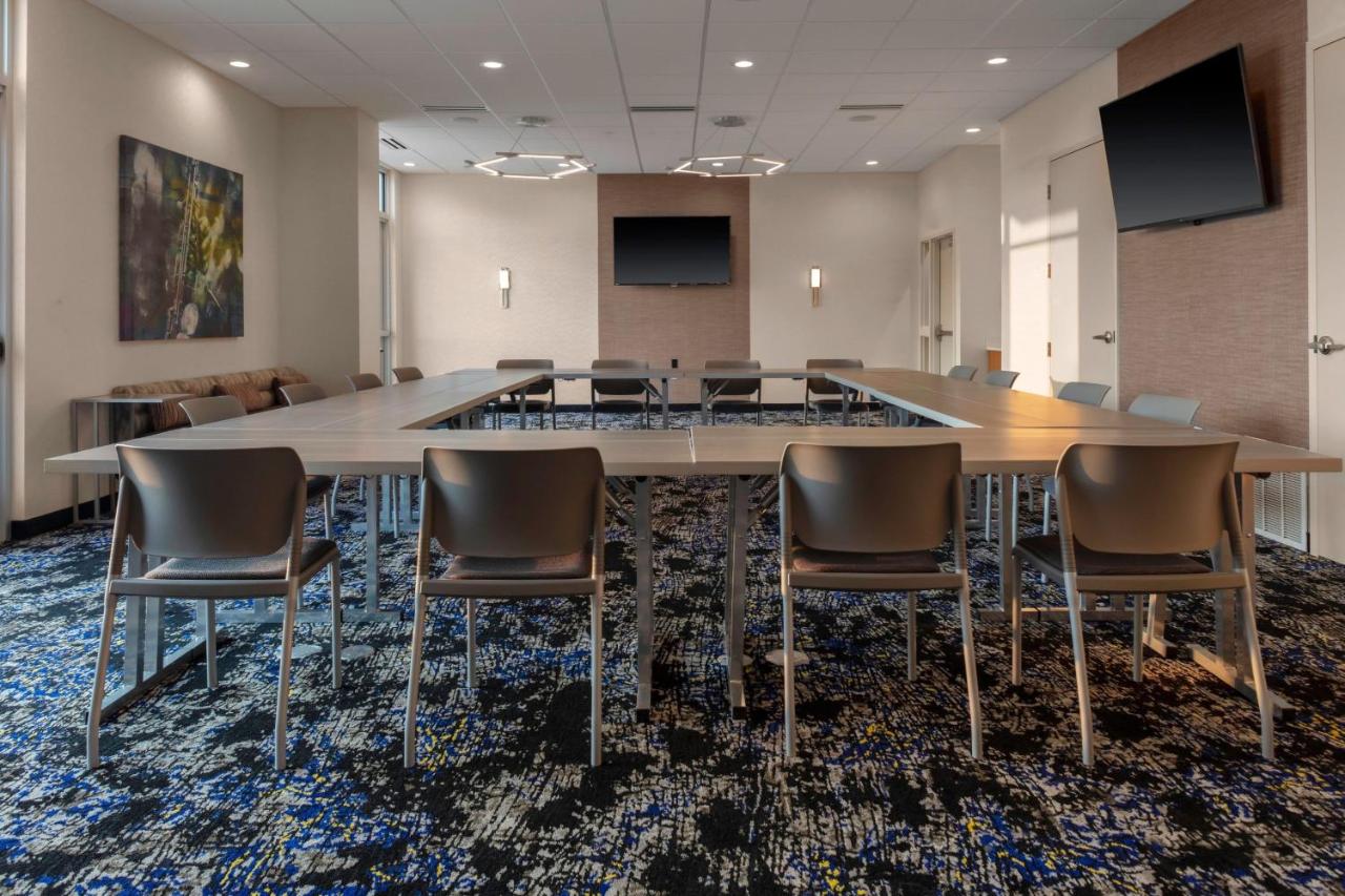 | SpringHill Suites Kansas City Airport