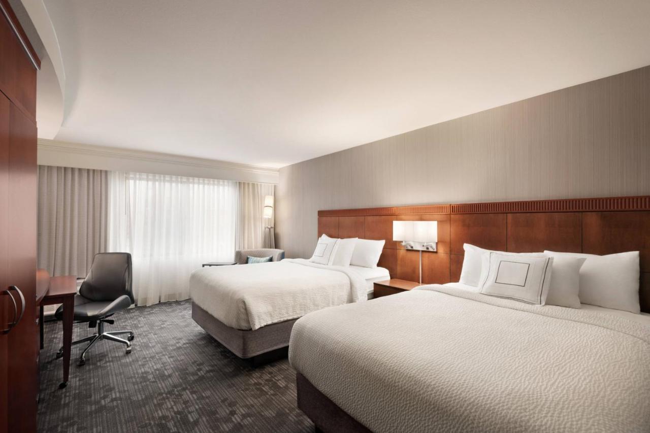 Queen Room with Two Queen Beds at Courtyard by Marriott Potomac Mills Woodbridge