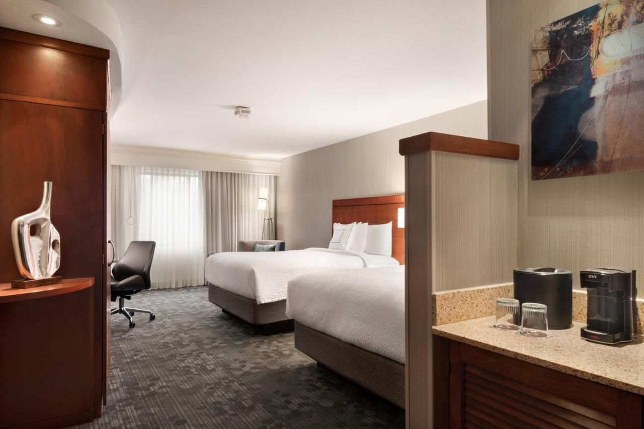 Queen Room with Two Queen Beds at Courtyard by Marriott Potomac Mills Woodbridge