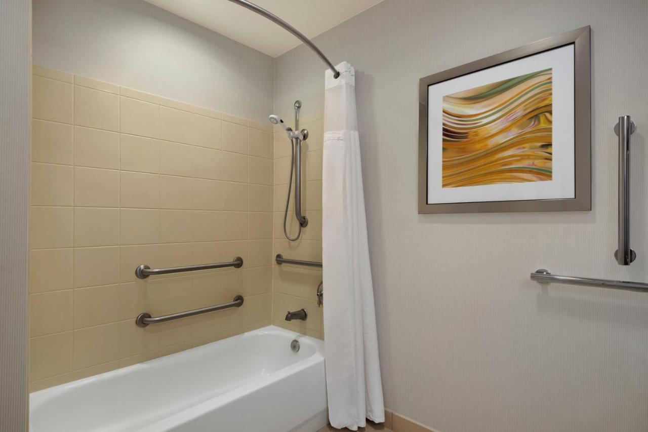 Queen Room with Two Queen Beds at Courtyard by Marriott Potomac Mills Woodbridge