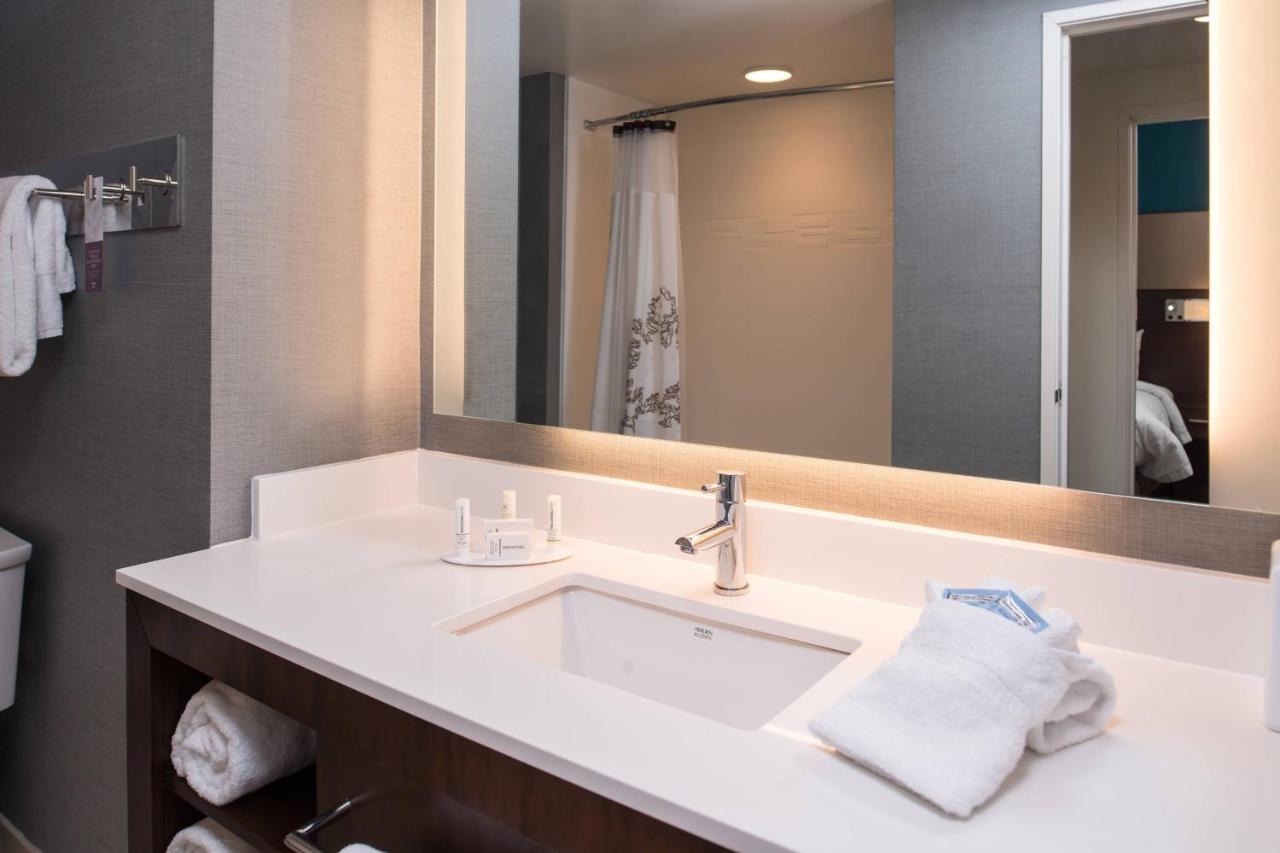 One-Bedroom King Suite with Sofa Bed at Fairfield Inn & Suites St Louis Westport