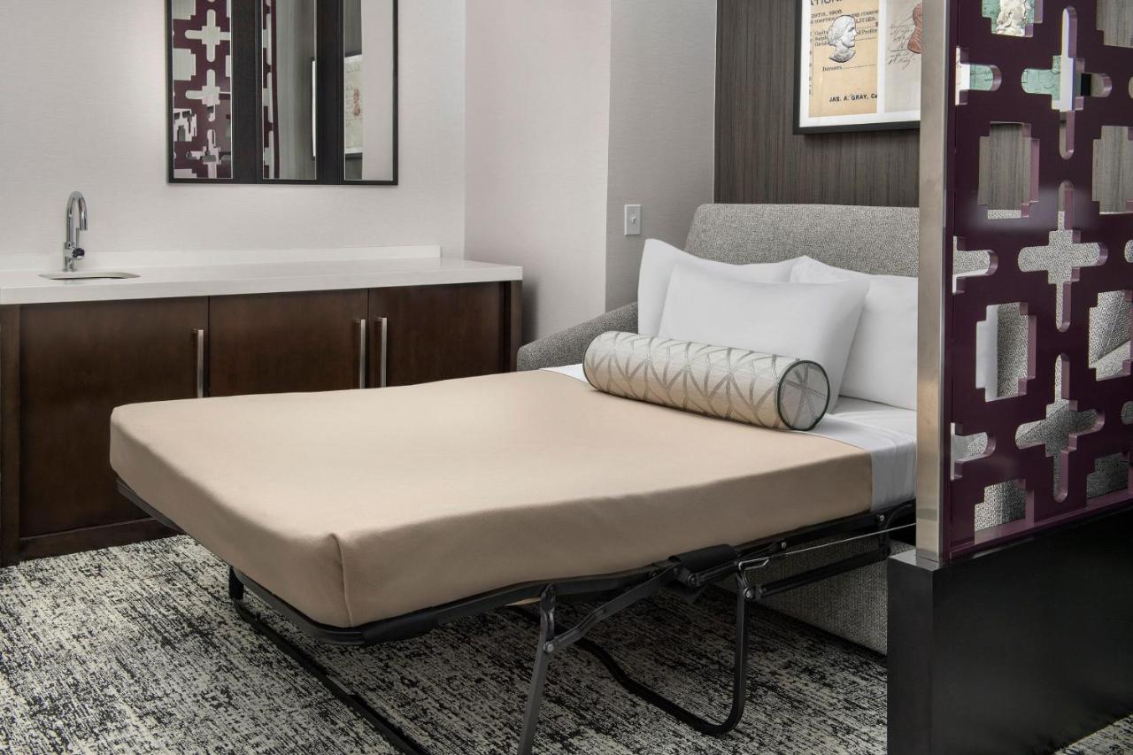 Executive King Room with Sofa Bed and City View at Courtyard by Marriott San Diego Downtown