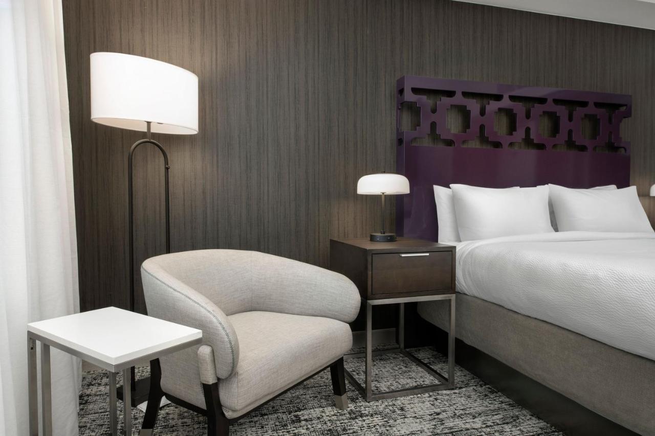 King Room at Courtyard by Marriott San Diego Downtown