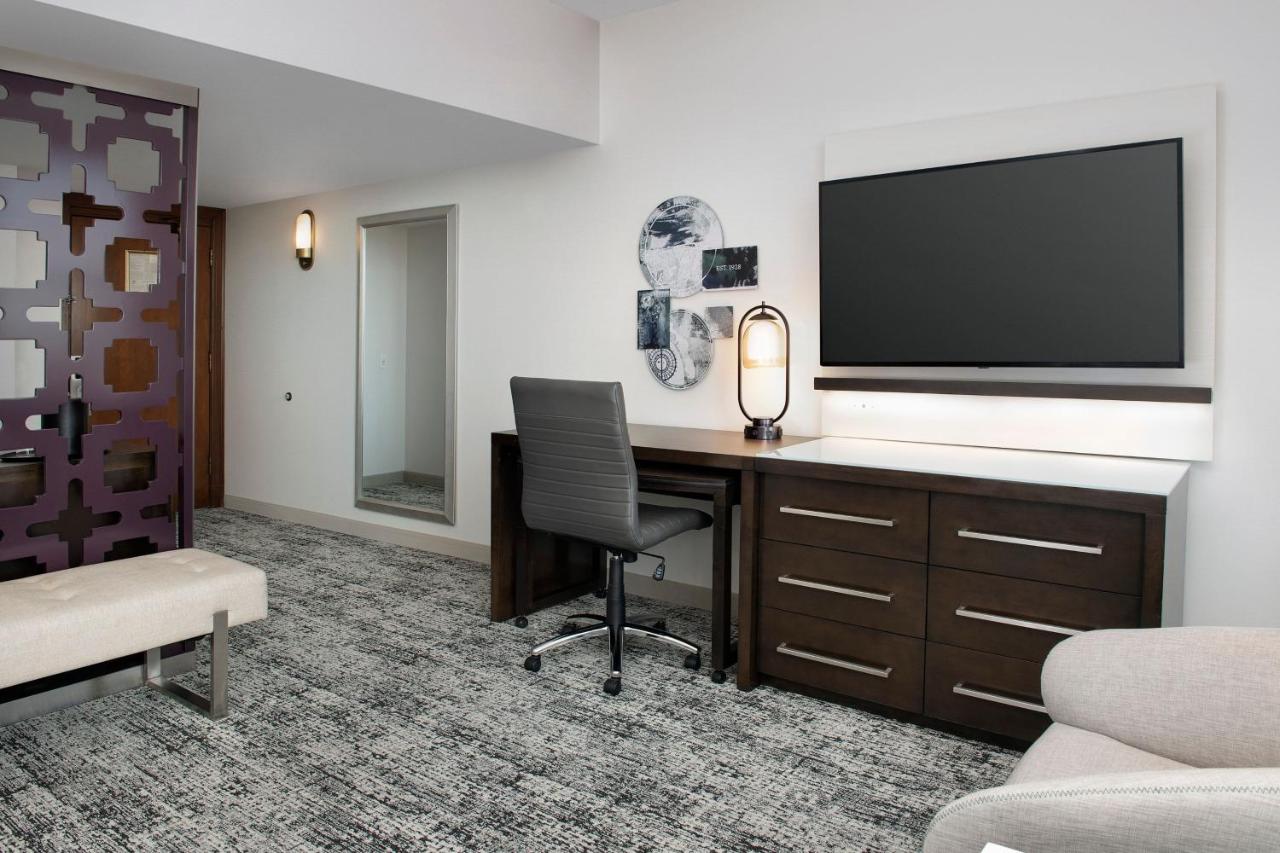 King Room with Bay View at Courtyard by Marriott San Diego Downtown