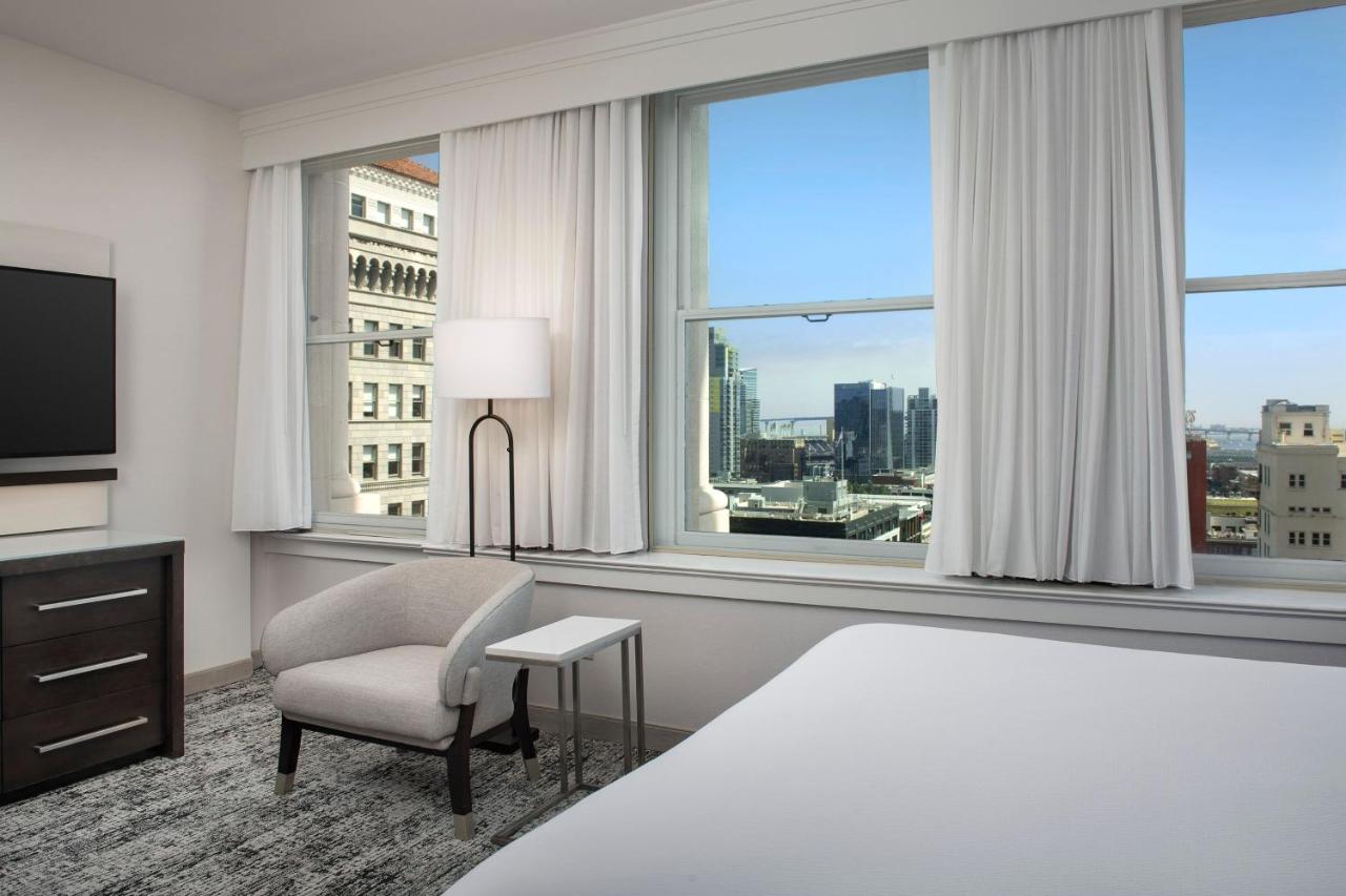 King Room with Bay View at Courtyard by Marriott San Diego Downtown