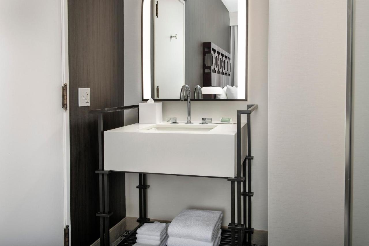 King Suite with Sofa Bed at Courtyard by Marriott San Diego Downtown