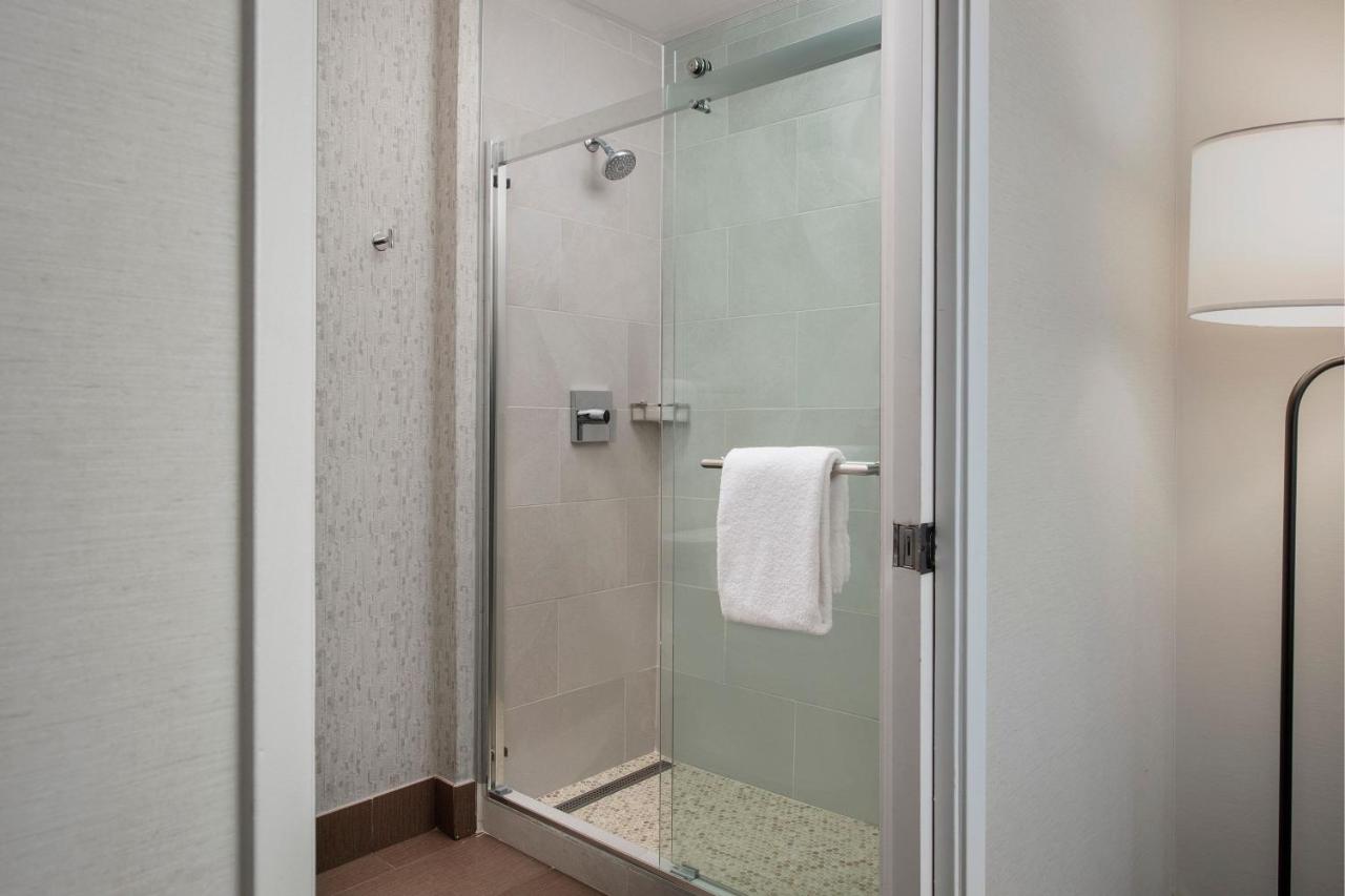 King Suite with Sofa Bed at Courtyard by Marriott San Diego Downtown