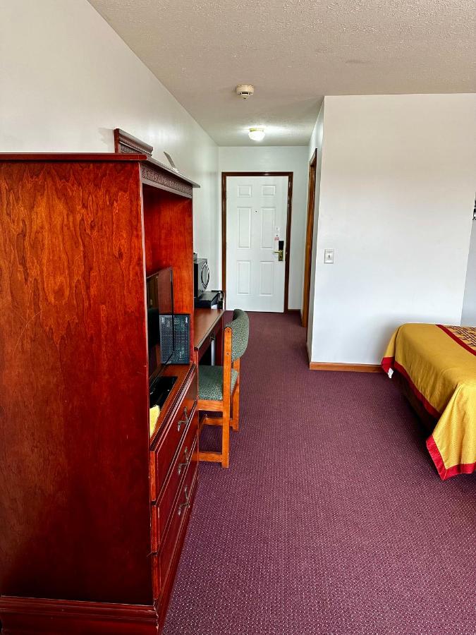 | Attica Inn