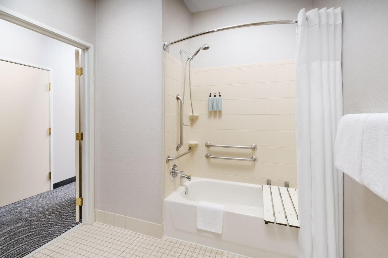 Queen Room with 2 Queen Beds at Courtyard by Marriott Sacramento Folsom
