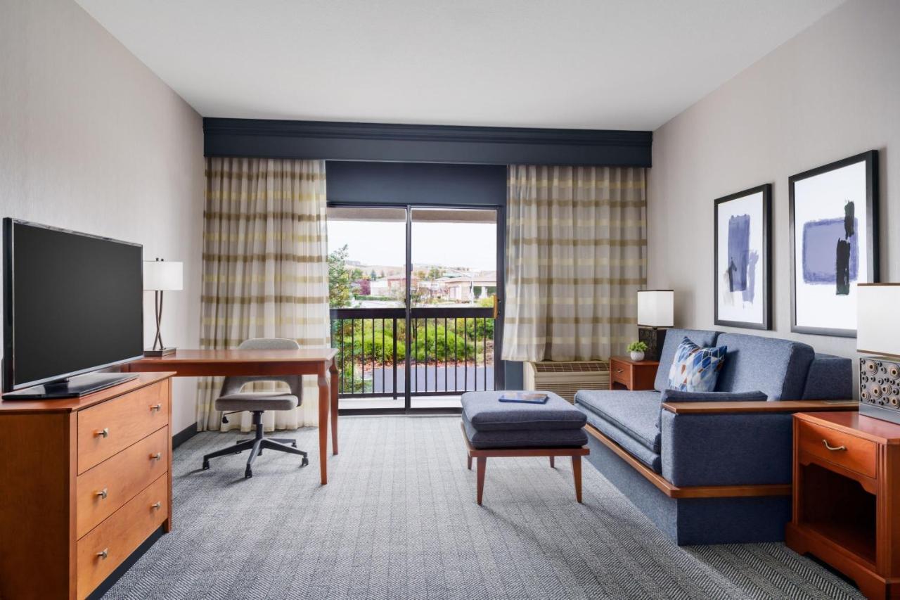 | Courtyard by Marriott Sacramento Folsom