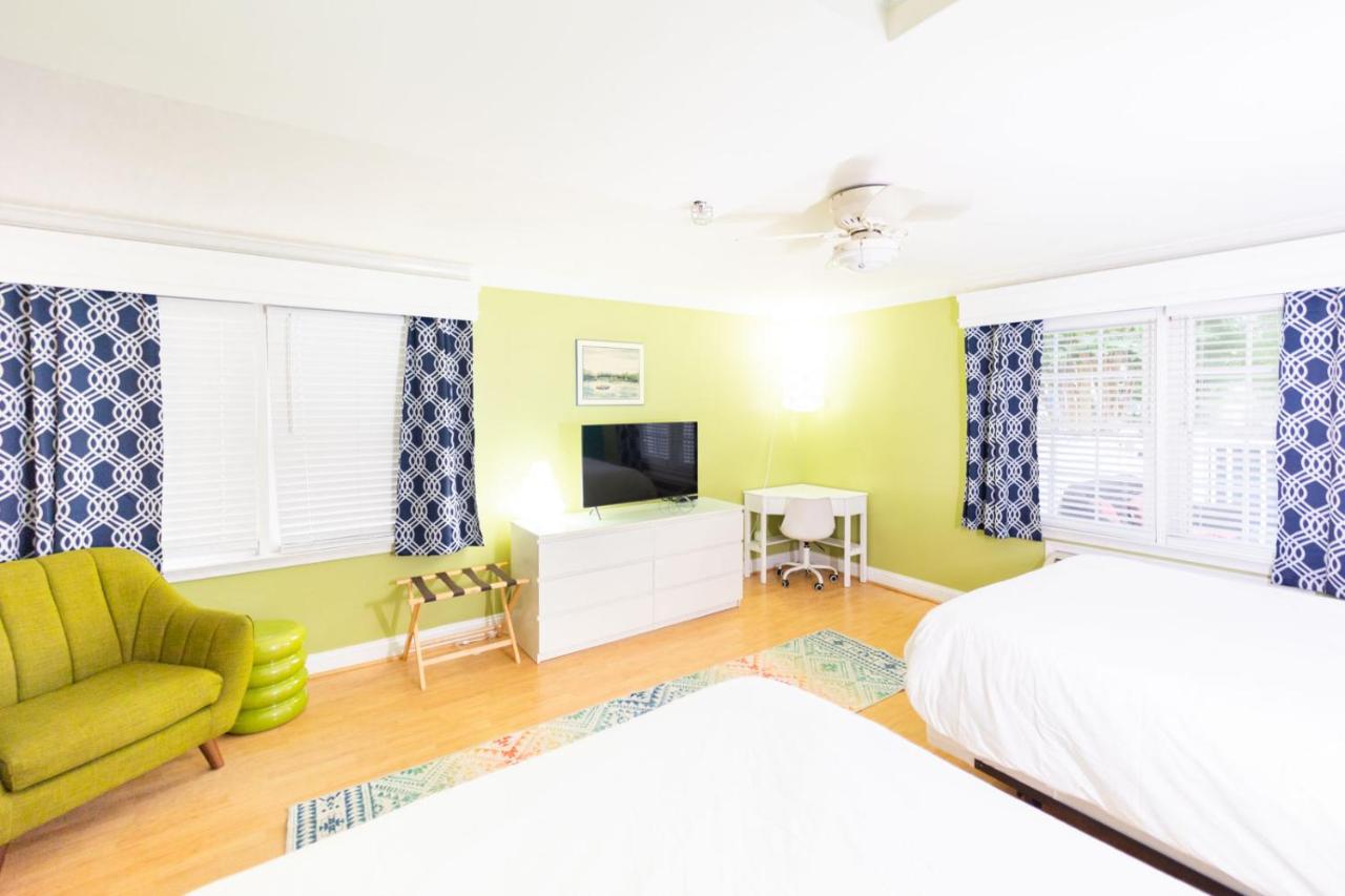 | Canalside Inn