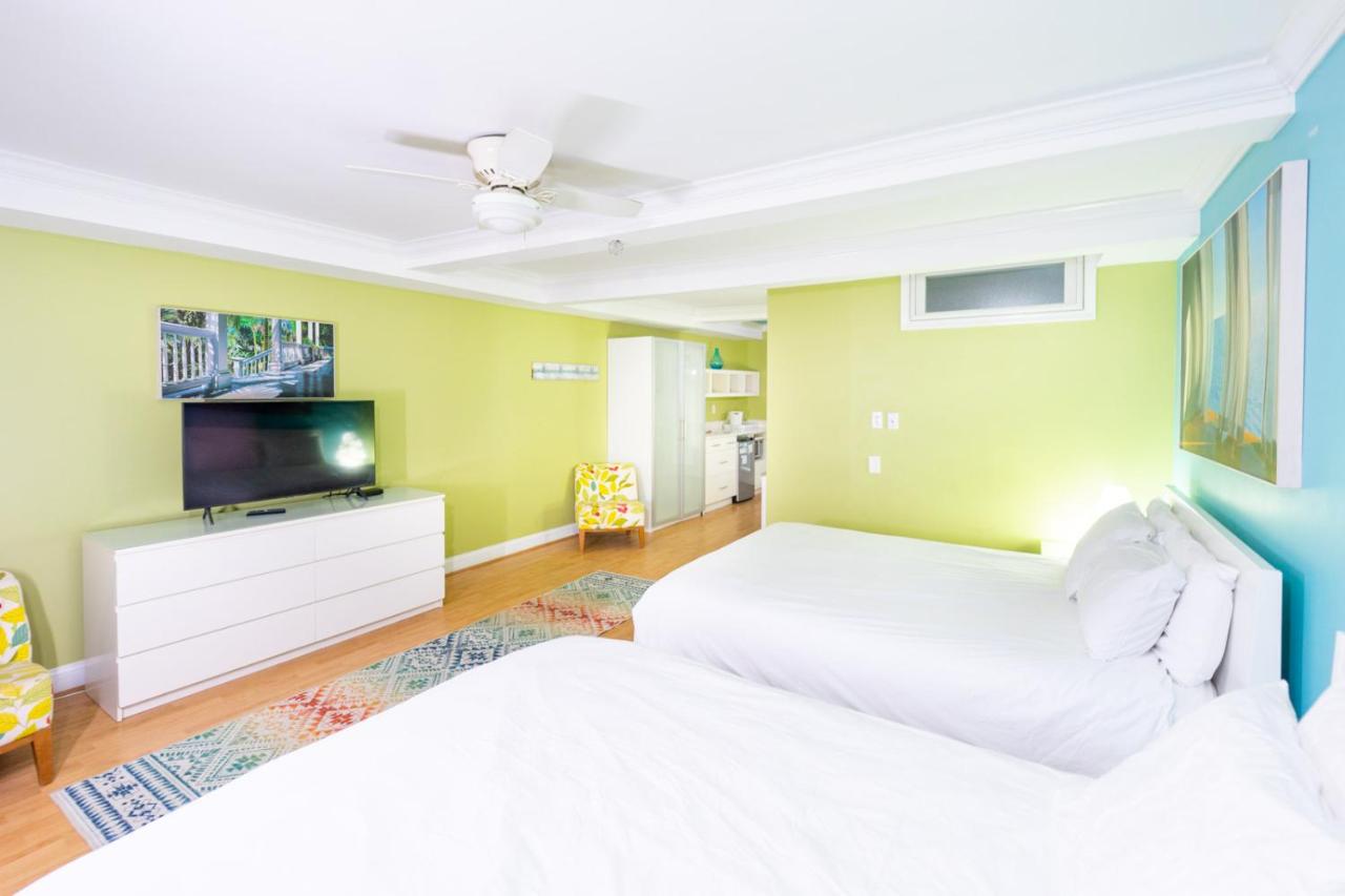 Quadruple Room with Balcony at Canalside Inn