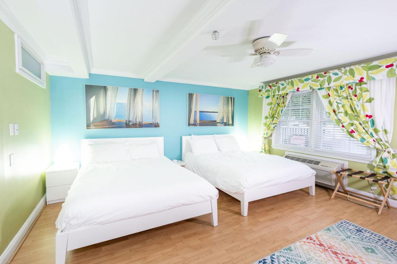 Quadruple Room with Balcony at Canalside Inn
