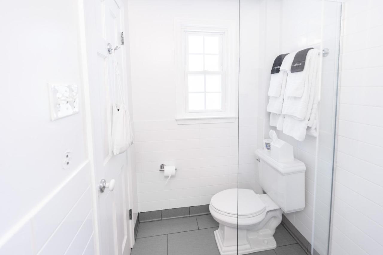 Deluxe King Studio - Pet Friendly at Canalside Inn