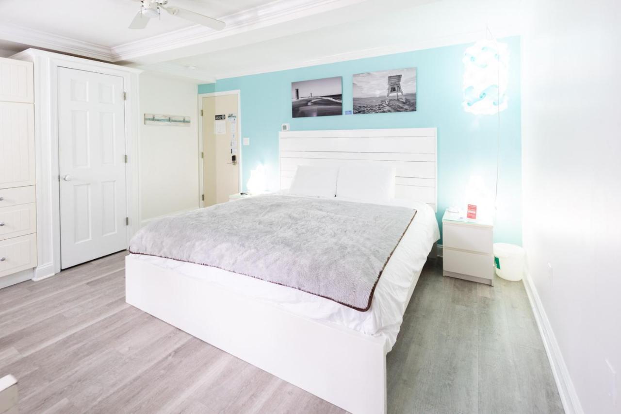 Deluxe King Studio - Pet Friendly at Canalside Inn