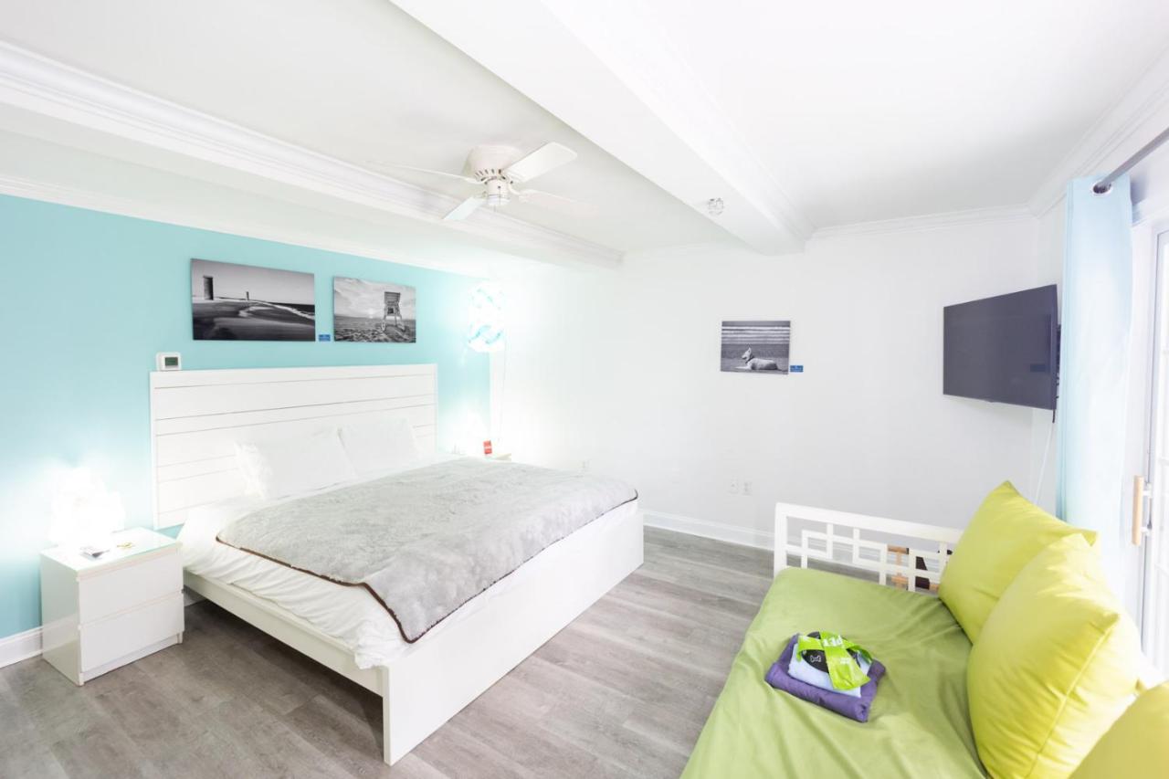 Deluxe King Studio - Pet Friendly at Canalside Inn