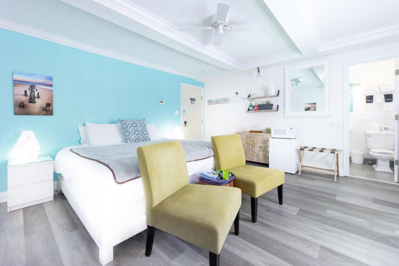 | Canalside Inn