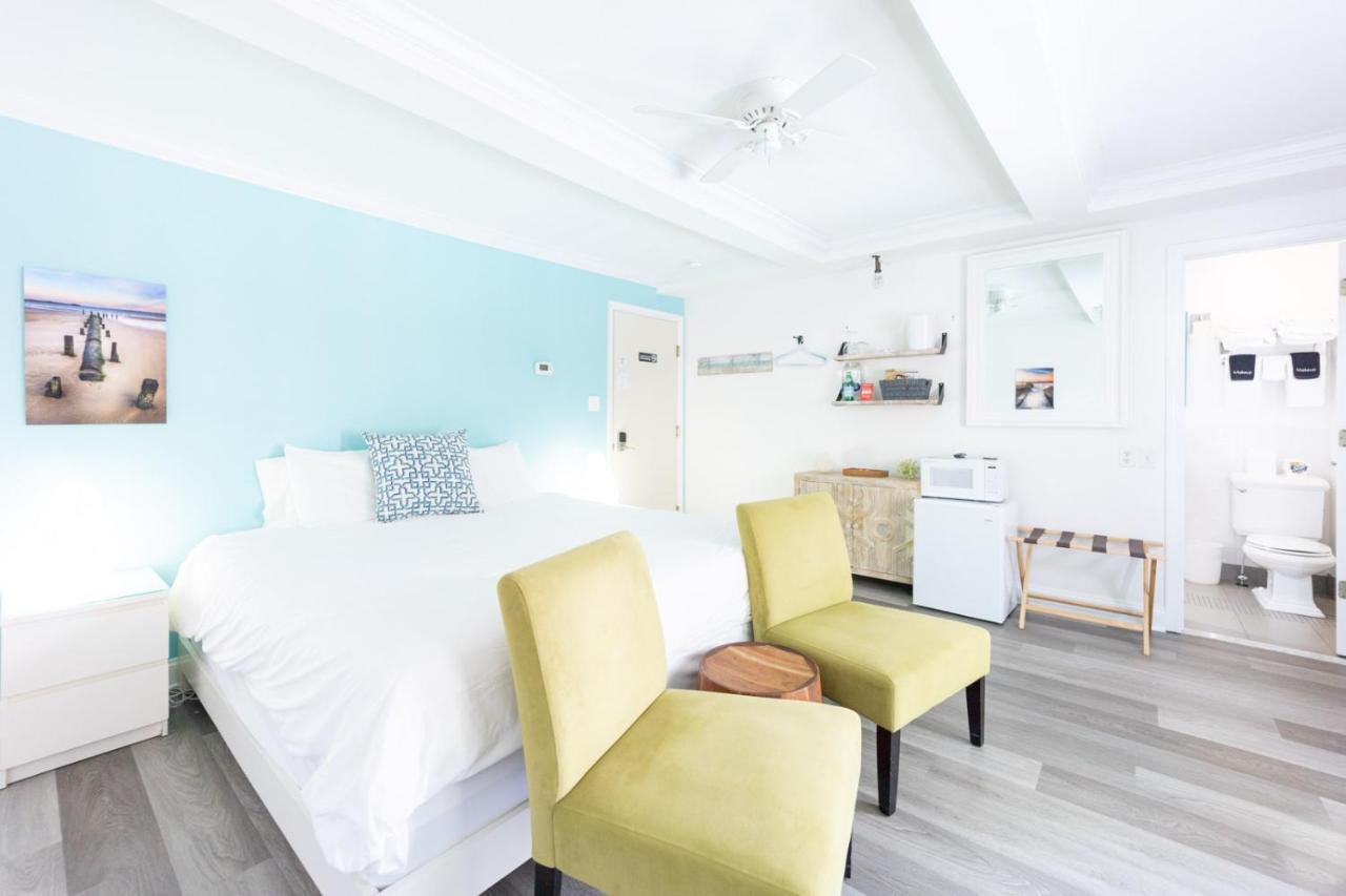 | Canalside Inn