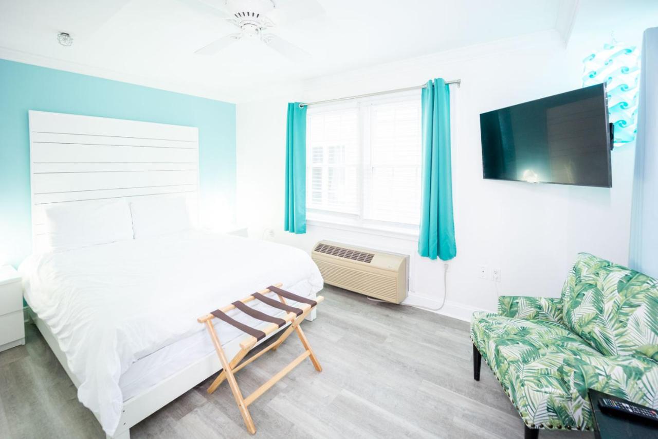 | Canalside Inn