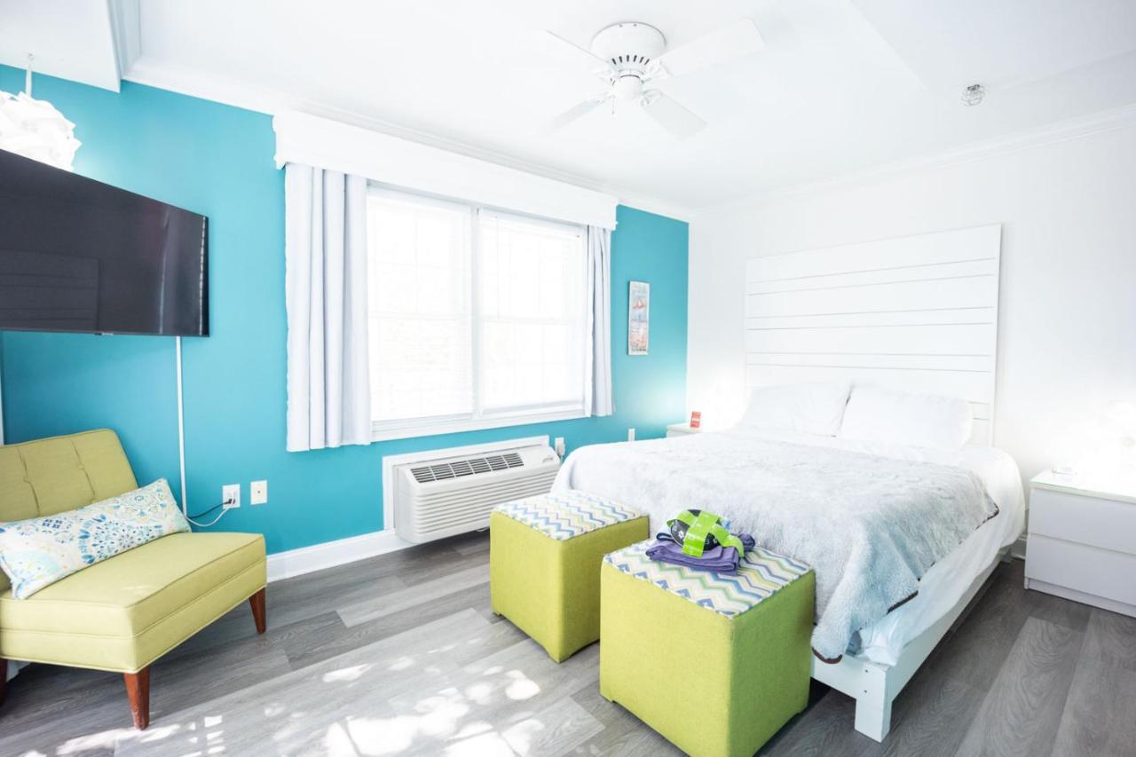 Queen Room - Pet Friendly at Canalside Inn