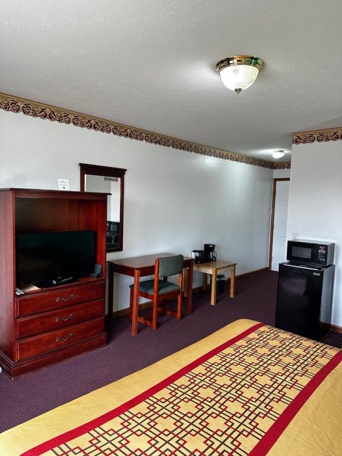 | Attica Inn