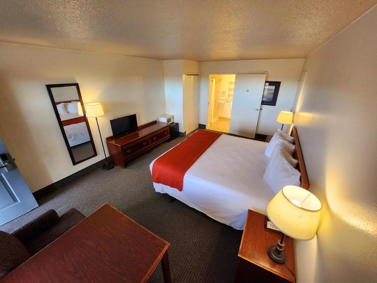 Standard Single Room at Budget Motel