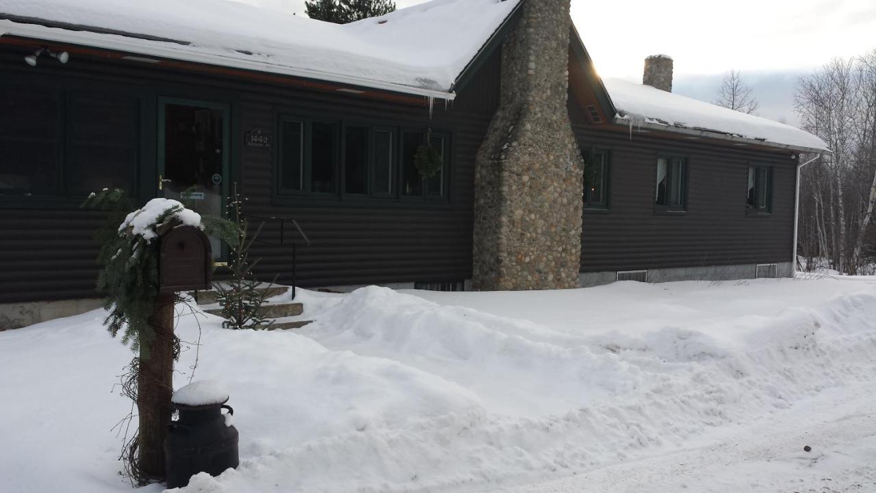 | Deer Mountain Lodge & Wilderness Resort
