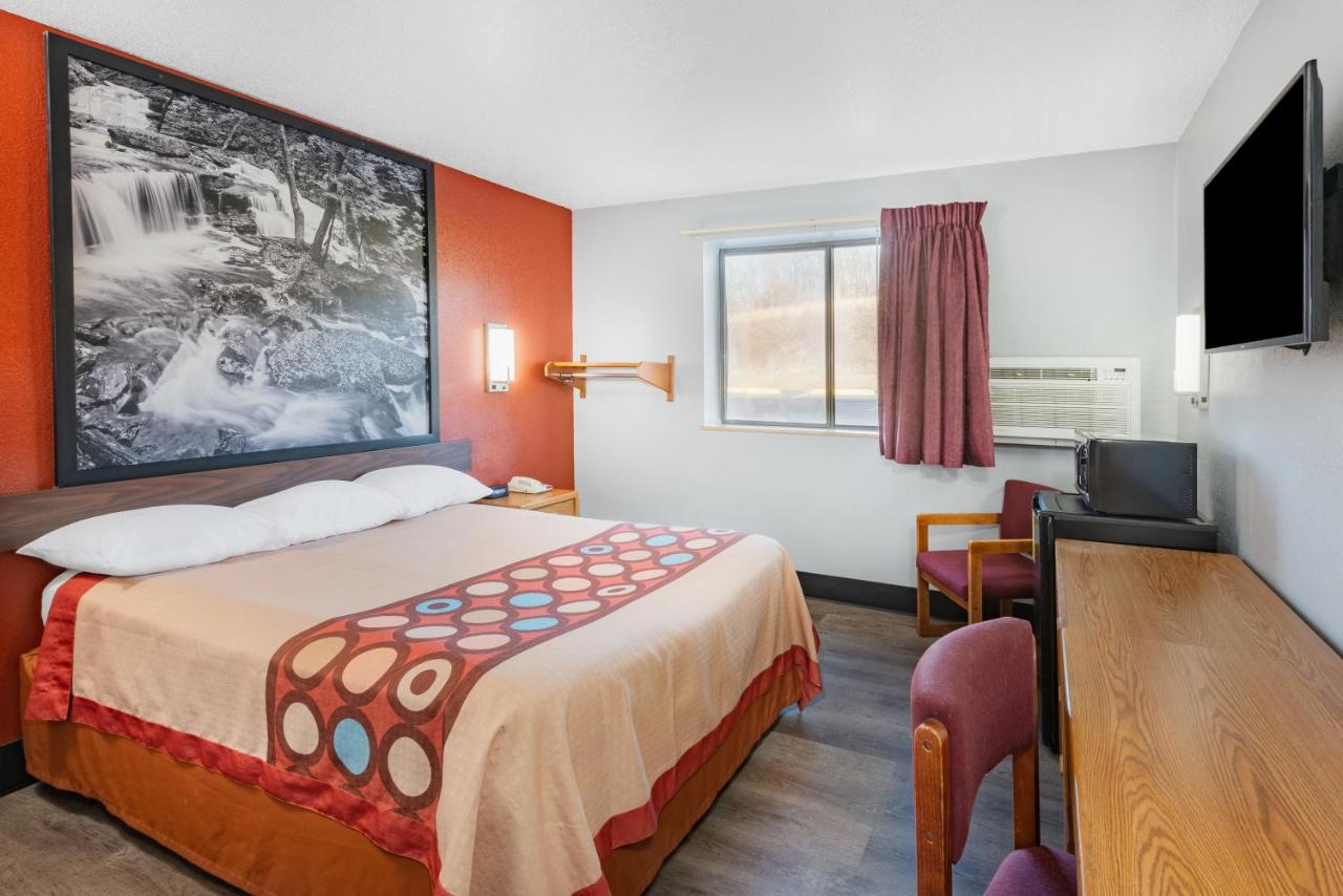Queen Room - Disability Access/Non-Smoking at Super 8 by Wyndham Waynesburg
