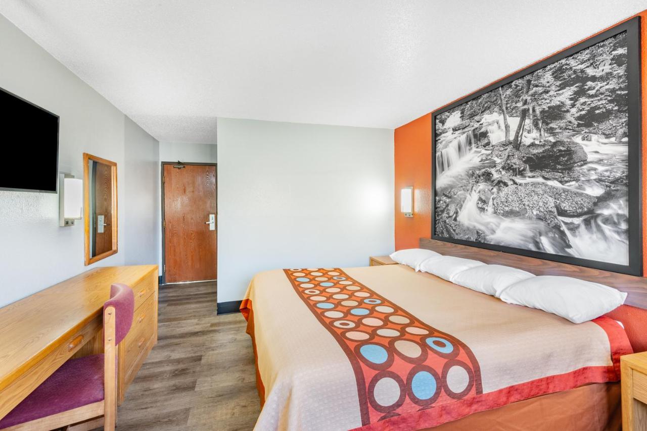 King Room - Non-Smoking at Super 8 by Wyndham Waynesburg