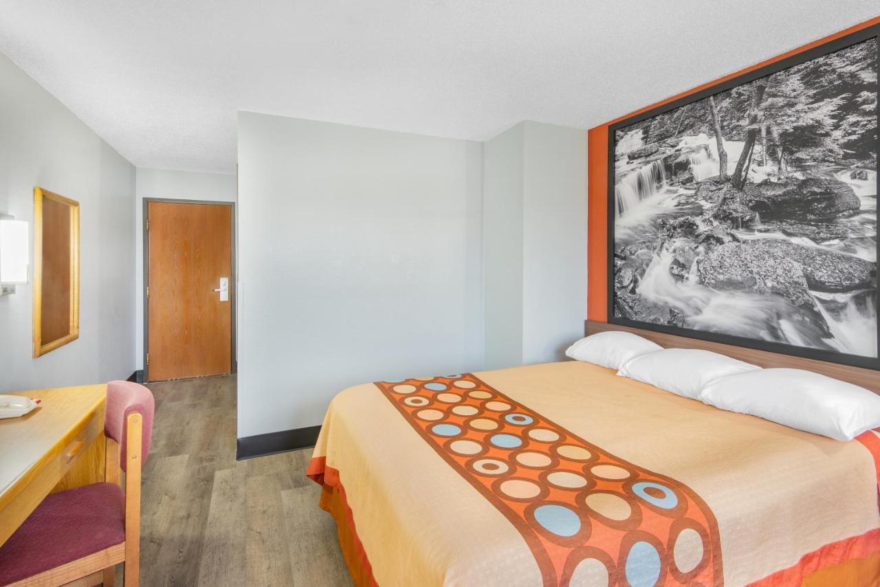 Queen Room - Disability Access/Non-Smoking at Super 8 by Wyndham Waynesburg