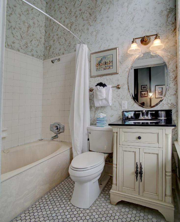 | Forsyth Park Inn