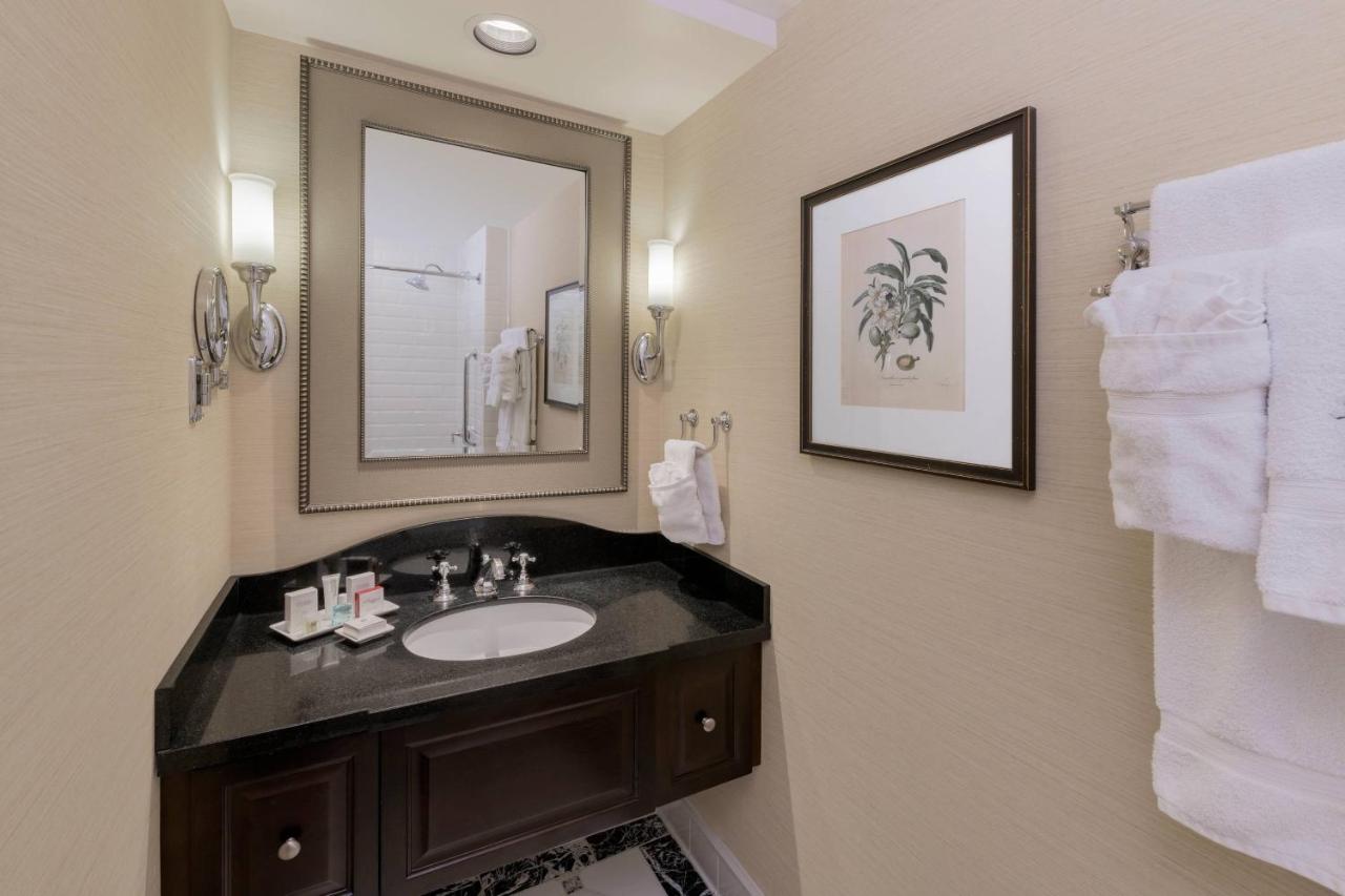King Room at The Raphael Hotel, Autograph Collection