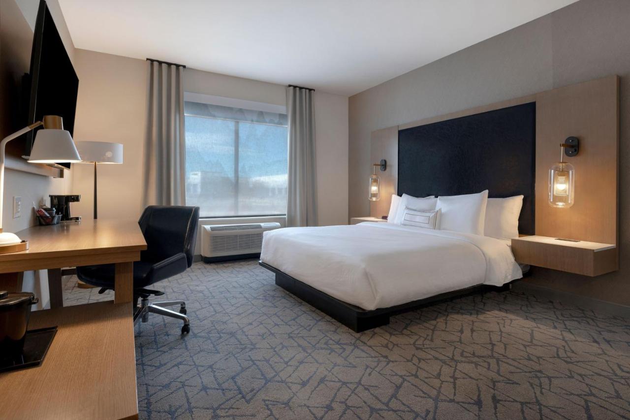 | Fairfield by Marriott Inn & Suites Denver Airport at Gateway Park