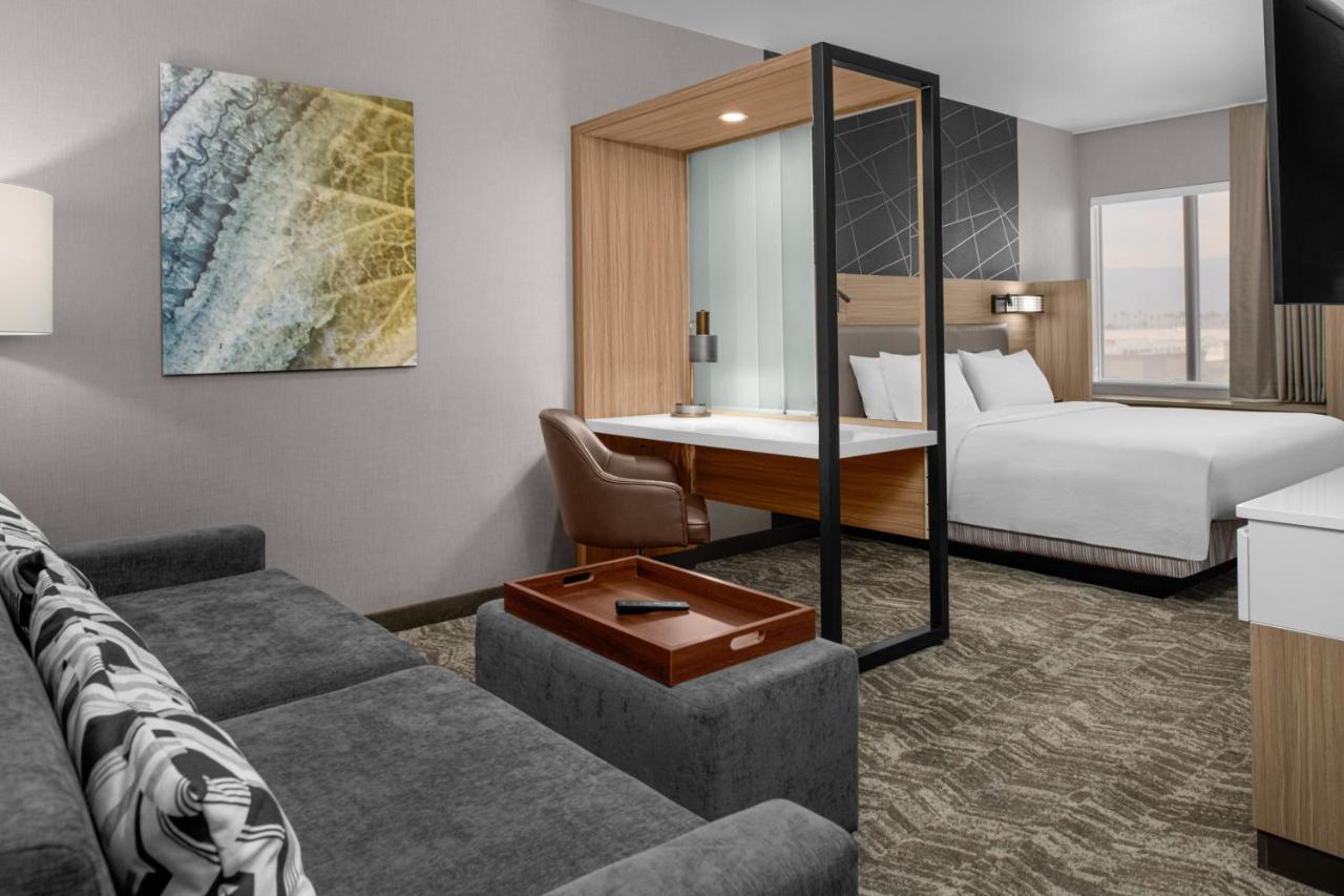 King Suite with Trundle Bed at SpringHill Suites by Marriott Riverside Redlands
