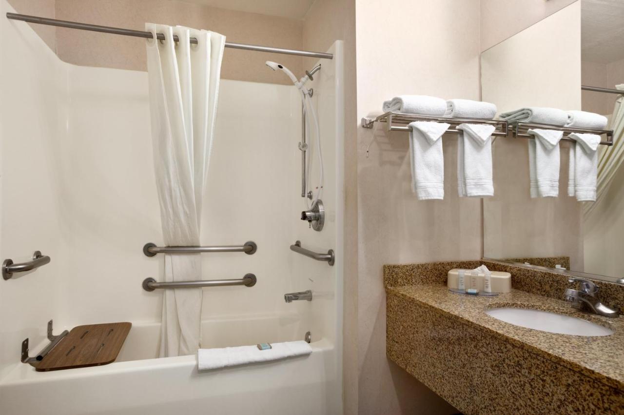 King Room - Mobility Accessible/Non-Smoking at SureStay Hotel by Best Western Grants