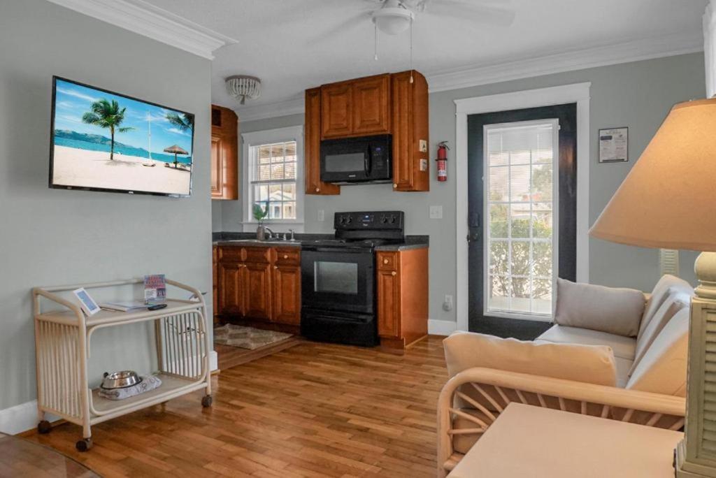 | Carolina Beach Inn