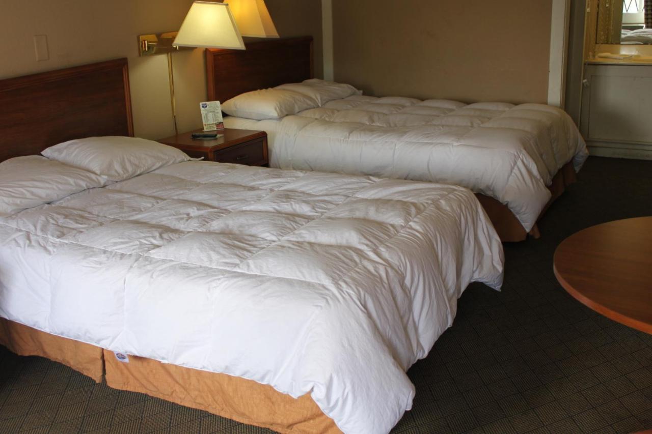 Double Room with Two Double Beds - Non-Smoking at Exceed Inn