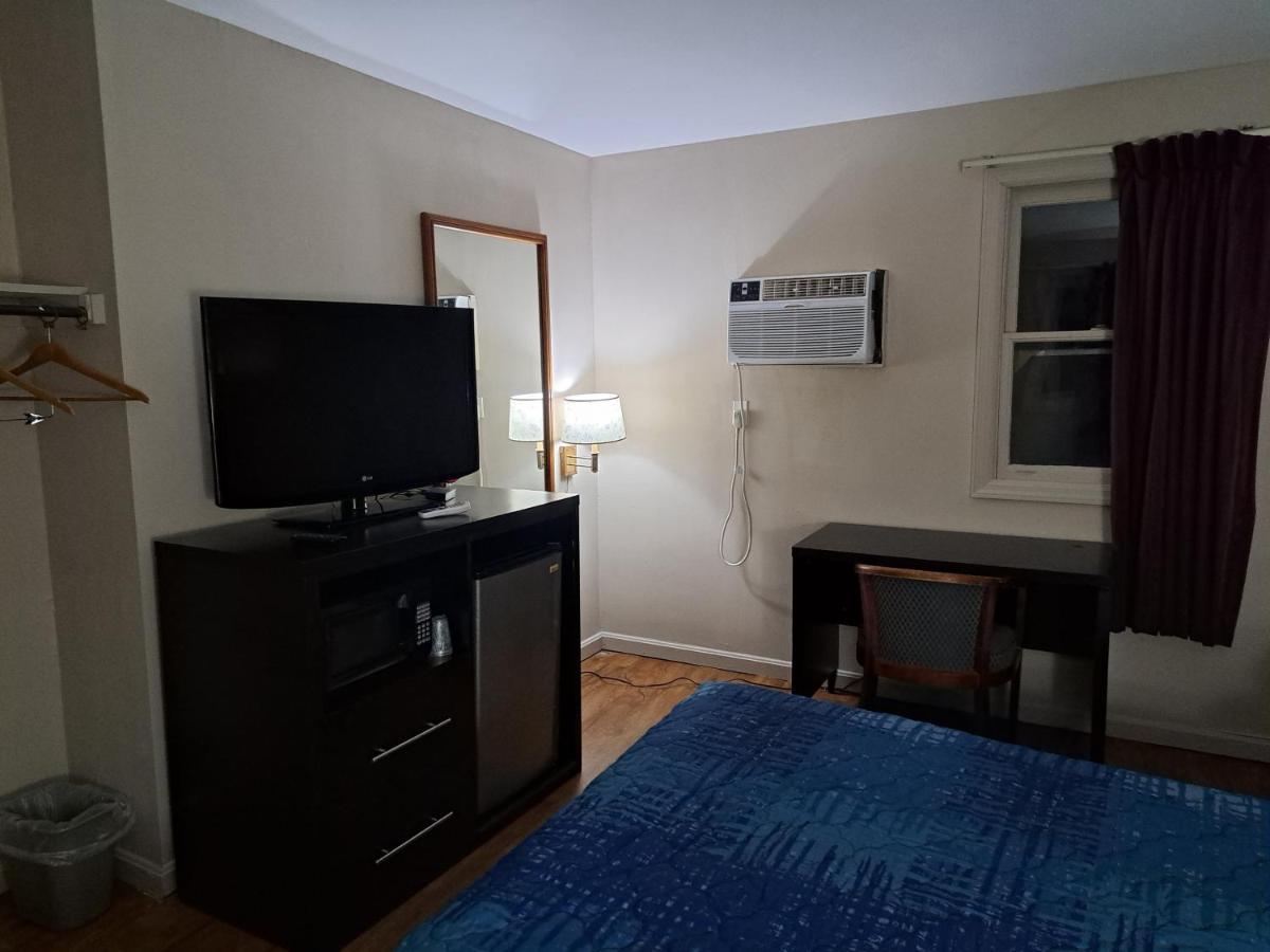| Pennswoods Inn