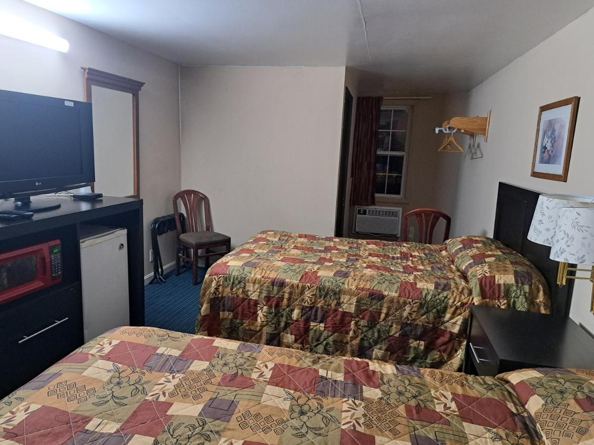 | Pennswoods Inn